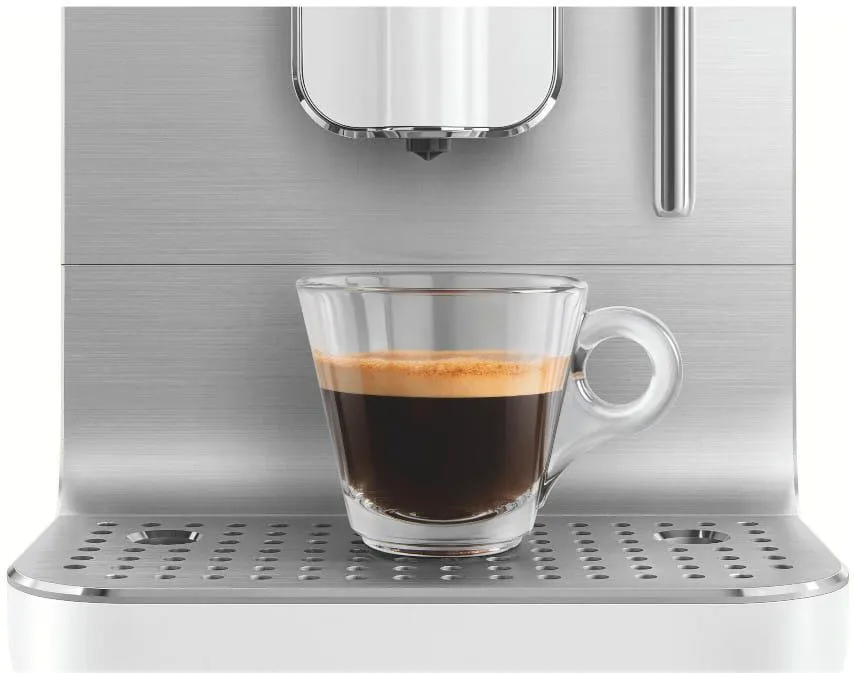 Кофемашина Smeg BCC12, белая