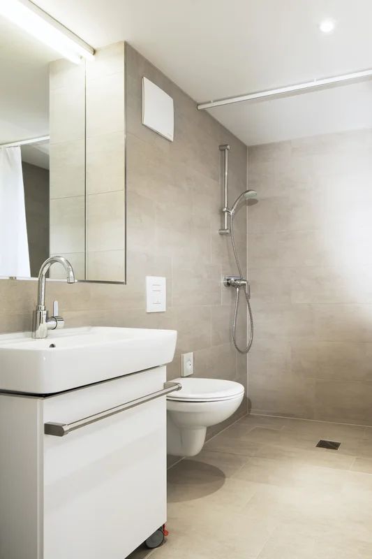 Однорычажный смеситель для ванны с душевым гарнитуром Grohe EuroStyle 33592000