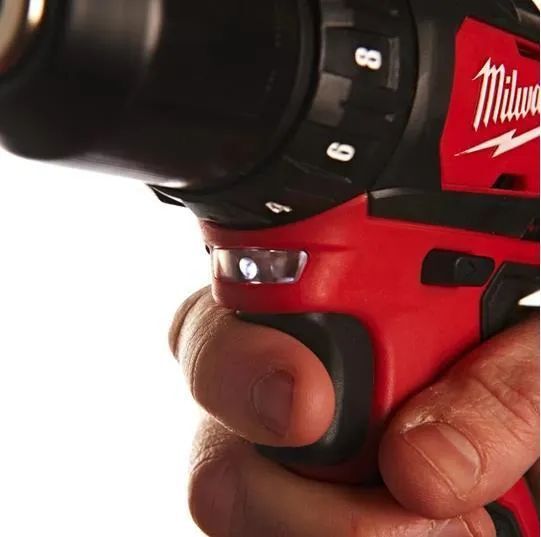 Дрель-шуруповёрт Milwaukee M12 BDD-0 без акб и ЗУ 4933441930