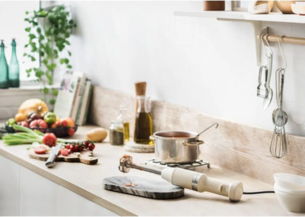 Погружной блендер KitchenAid 5KHBV83EAC, кремовый