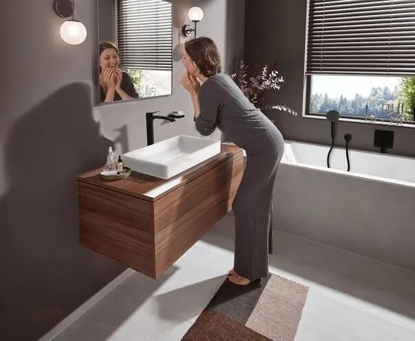 Смеситель для раковины однорычажный, отдельно стоящие, на 1 отверстие Hansgrohe Vivenis 75042670 черный матовый