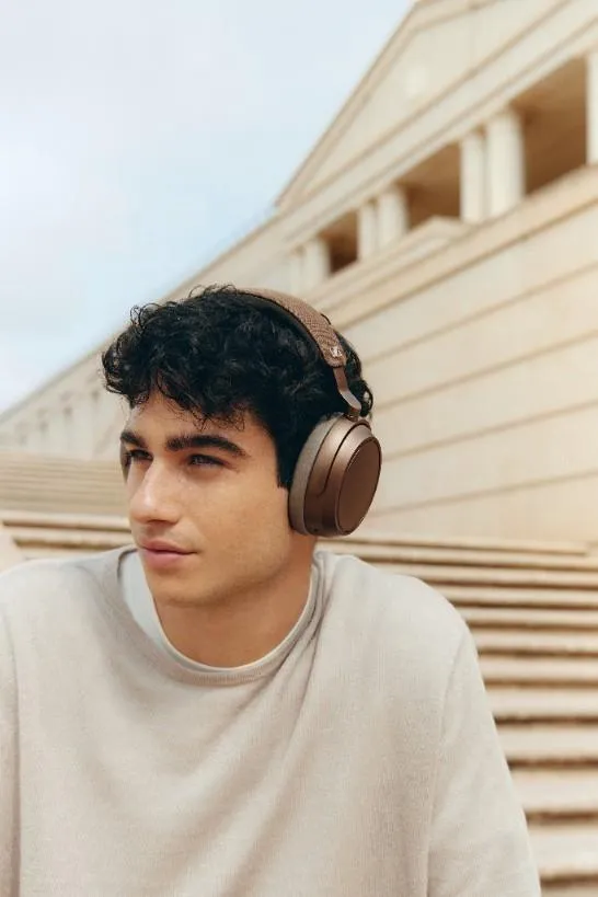 Беспроводные наушники Sennheiser Momentum 4 Wireless Коричневые