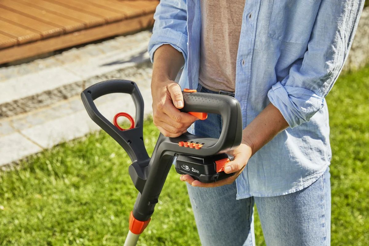 Аккумуляторный триммер Gardena ComfortCut 23/18V P4A (14701-20)