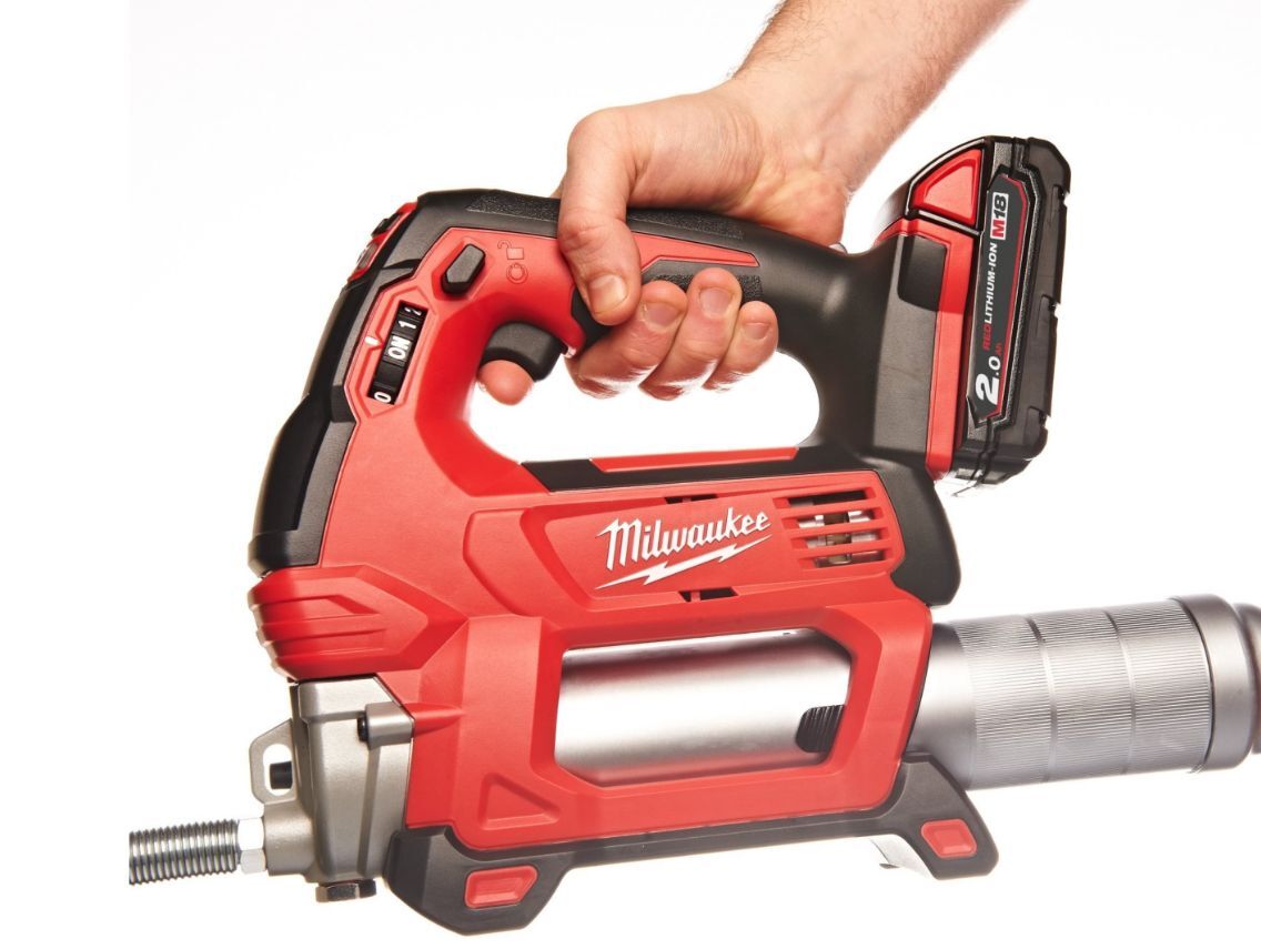 Смазочный пистолет Milwaukee M18 GG201C с 2,0 Ah и ЗУ 4933440490