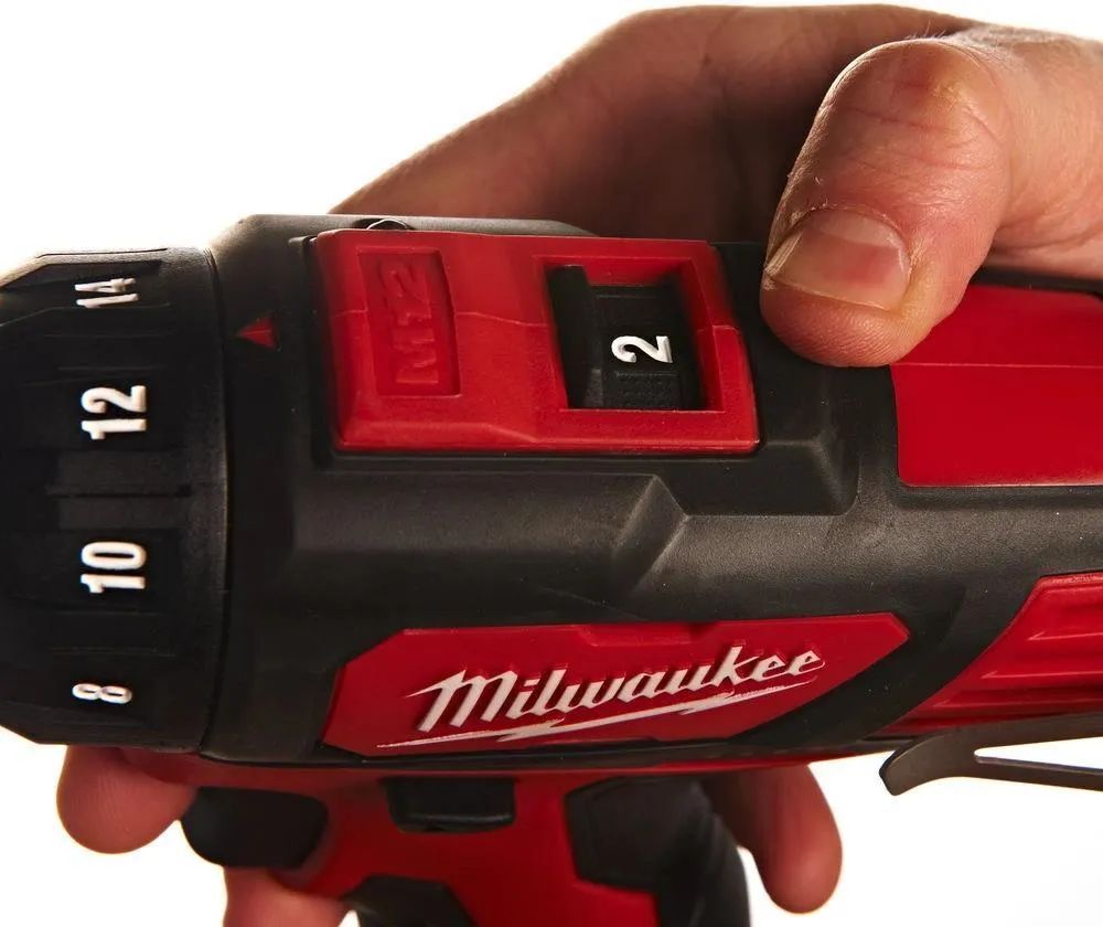 Дрель-шуруповёрт Milwaukee M12 BDD-202X 1 2.0 Ah и ЗУ 4933446040