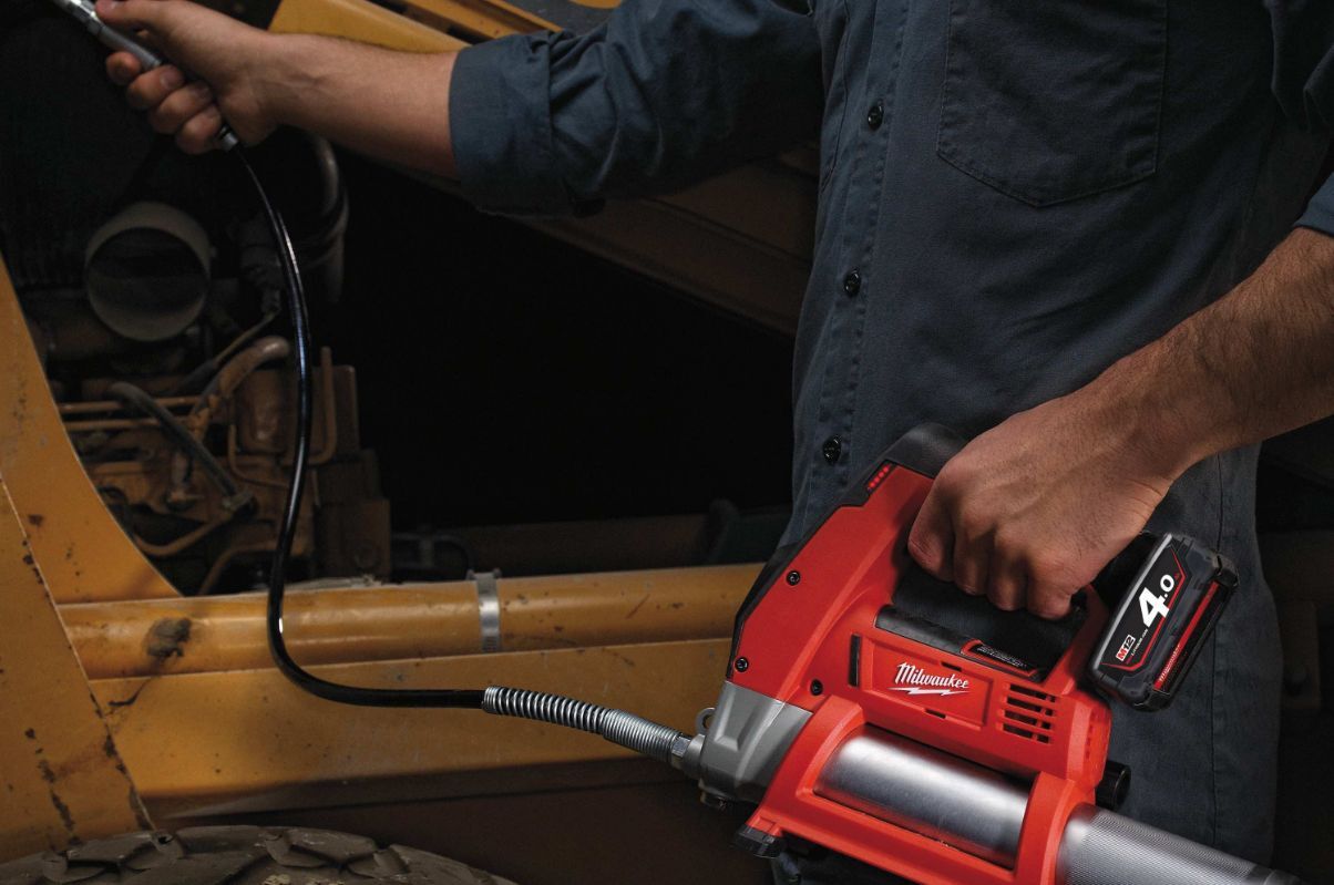 Смазочный пистолет Milwaukee M12 GG0 без аккумулятора и ЗУ 4933440435