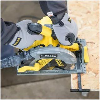 Циркулярная пила Stanley FME301K
