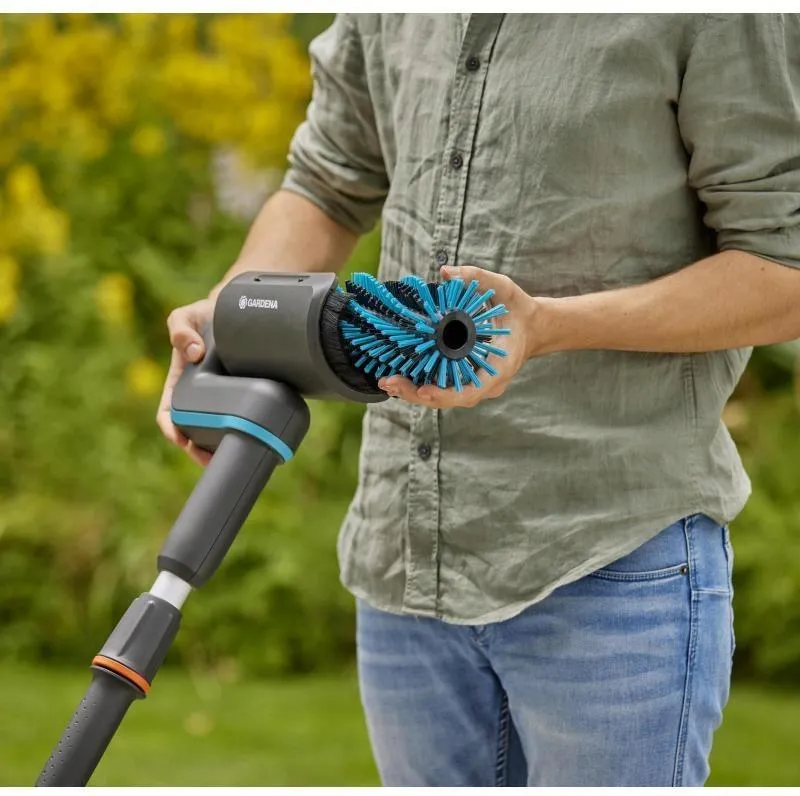 Аккумуляторная щетка Gardena AquaBrush Universal 18V P4A Solo (14842-55)