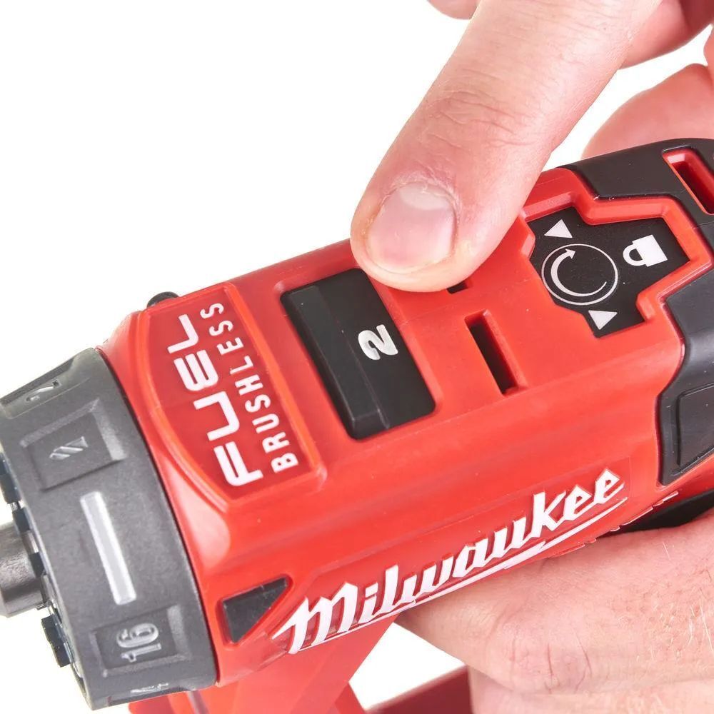 Дрель-шуруповёрт Milwaukee M12 FDDX-0 без акб и ЗУ 4933464978