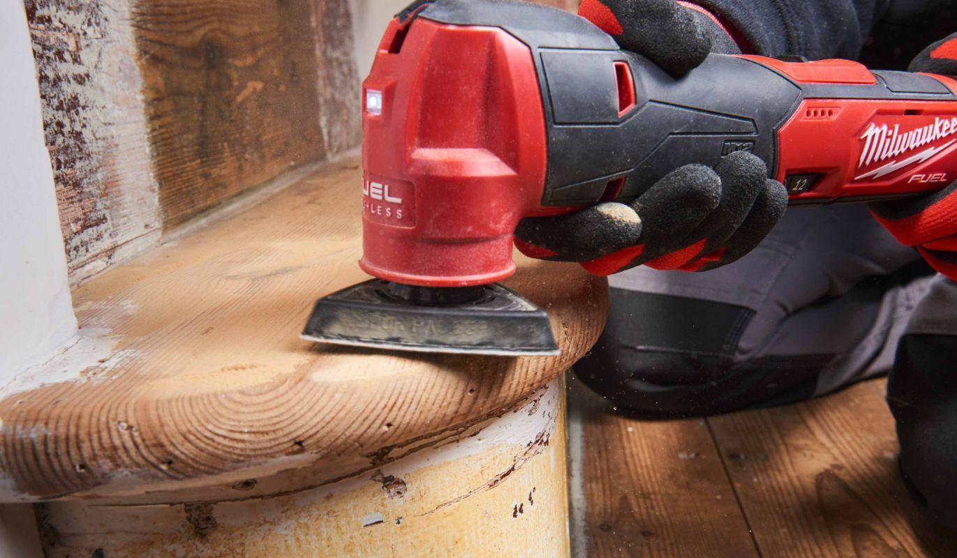 Реноватор Milwaukee M12 FMT-422X без акб и ЗУ 4933472239