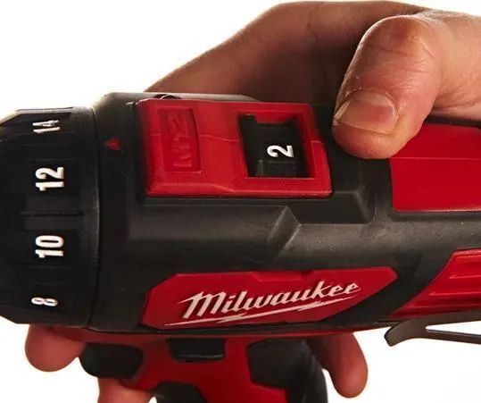 Дрель-шуруповёрт Milwaukee M12 BDD-0 без акб и ЗУ 4933441930