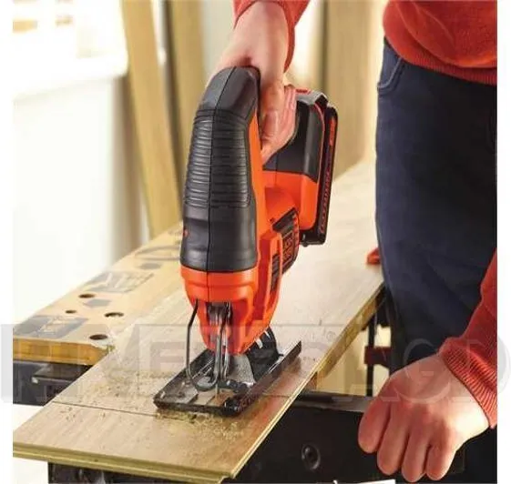Аккумуляторная лобзиковая пила Black&Decker BDCJS18N-XJ