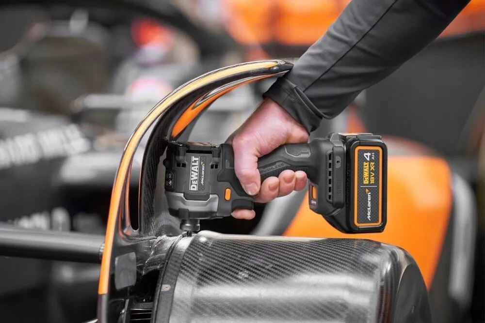 Аккумуляторная дрель-шуруповерт Dewalt DCF85MP2TQW