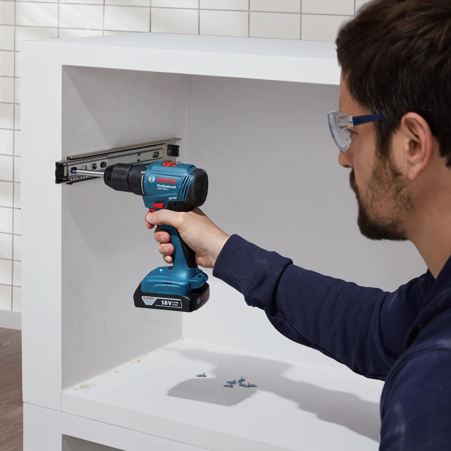 Аккумуляторный шуруповерт Bosch GSR 185-LI Professional (06019K3000)