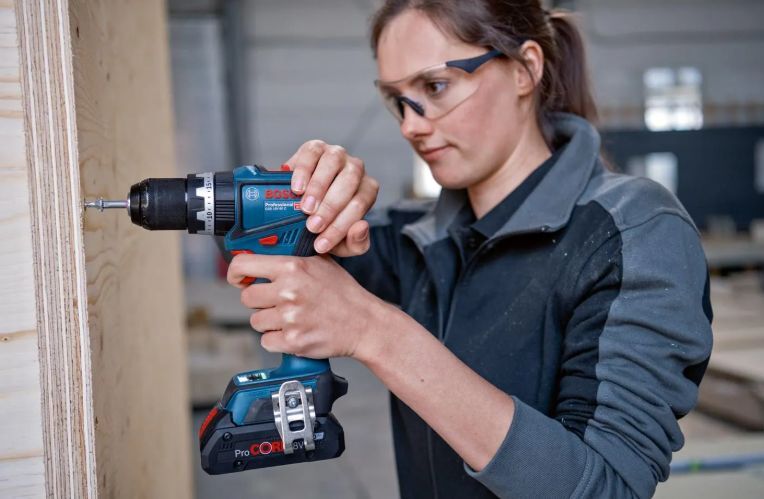 Аккумуляторная ударная дрель Bosch GSB 18V-90 C Professional (06019K6102)