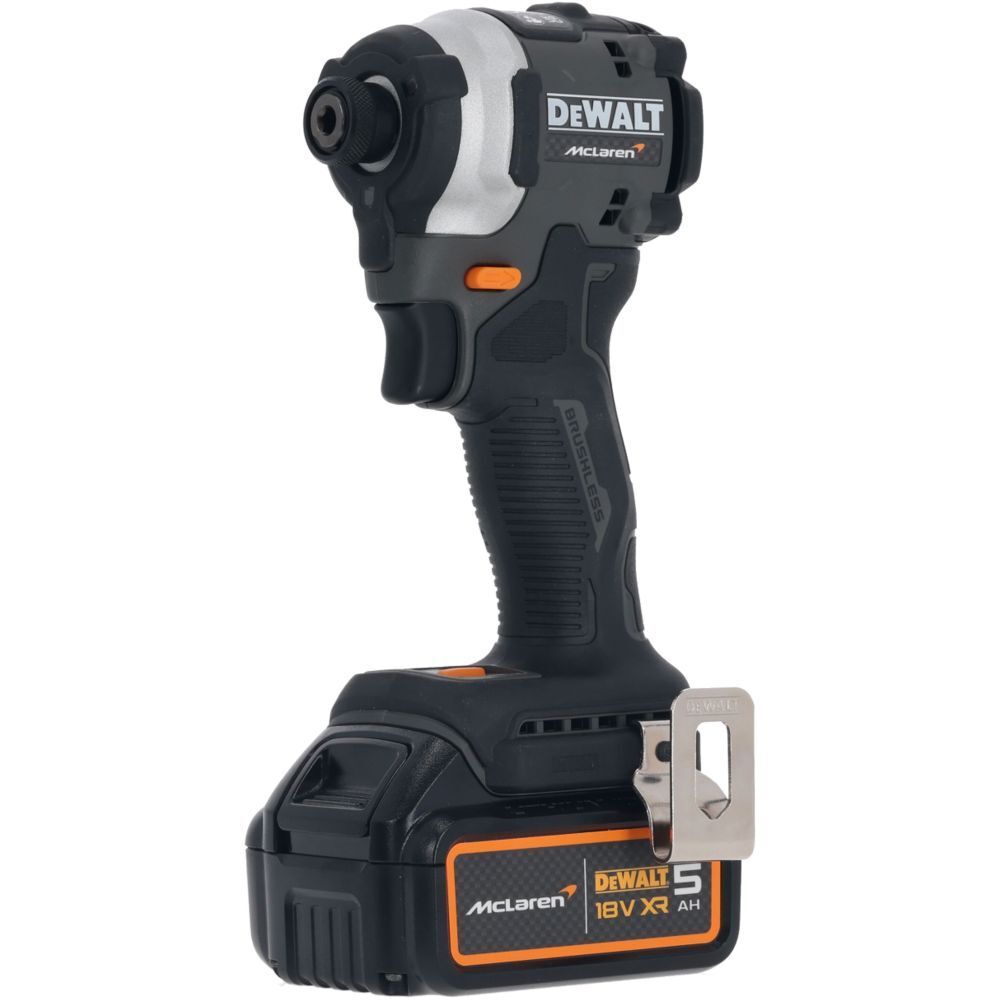 Аккумуляторная дрель-шуруповерт DeWalt DCD85MM2TQW, с 2 АКБ и ЗУ, в кейсе