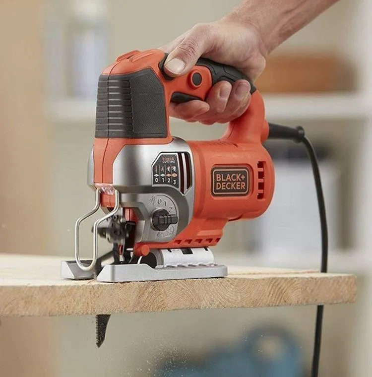 Электрическая лобзиковая пила Black&Decker BES610-QS