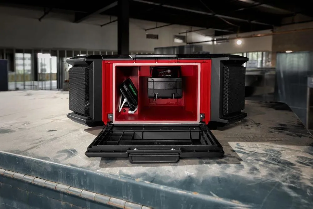 Строительное радио с зарядкой и DAB+ Milwaukee M18 PRCDAB+-0 18 В, без АКБ и ЗУ