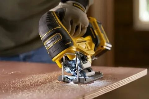 Лобзик аккумуляторный Stanley SFMCS650B-XJ