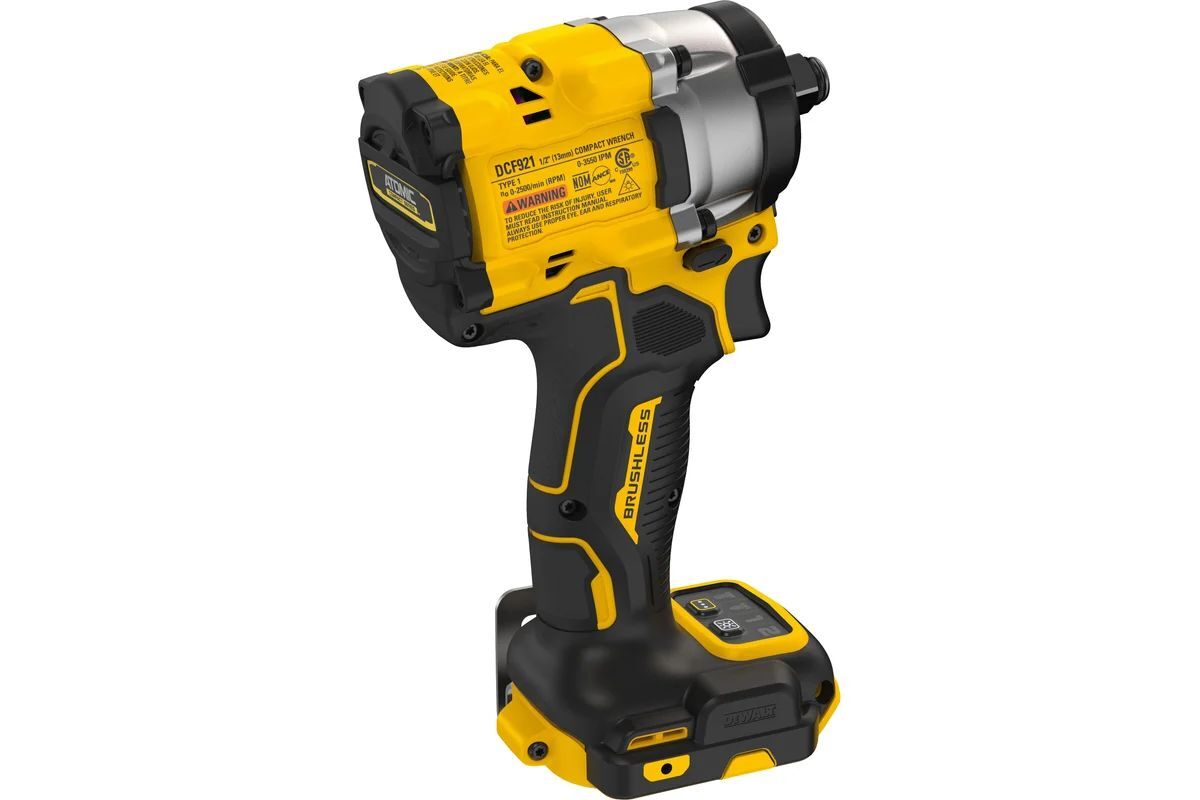 Аккумуляторный гайковерт DeWalt DCF921E2T, с 2 АКБ 1.7 Ач и ЗУ, в кейсе