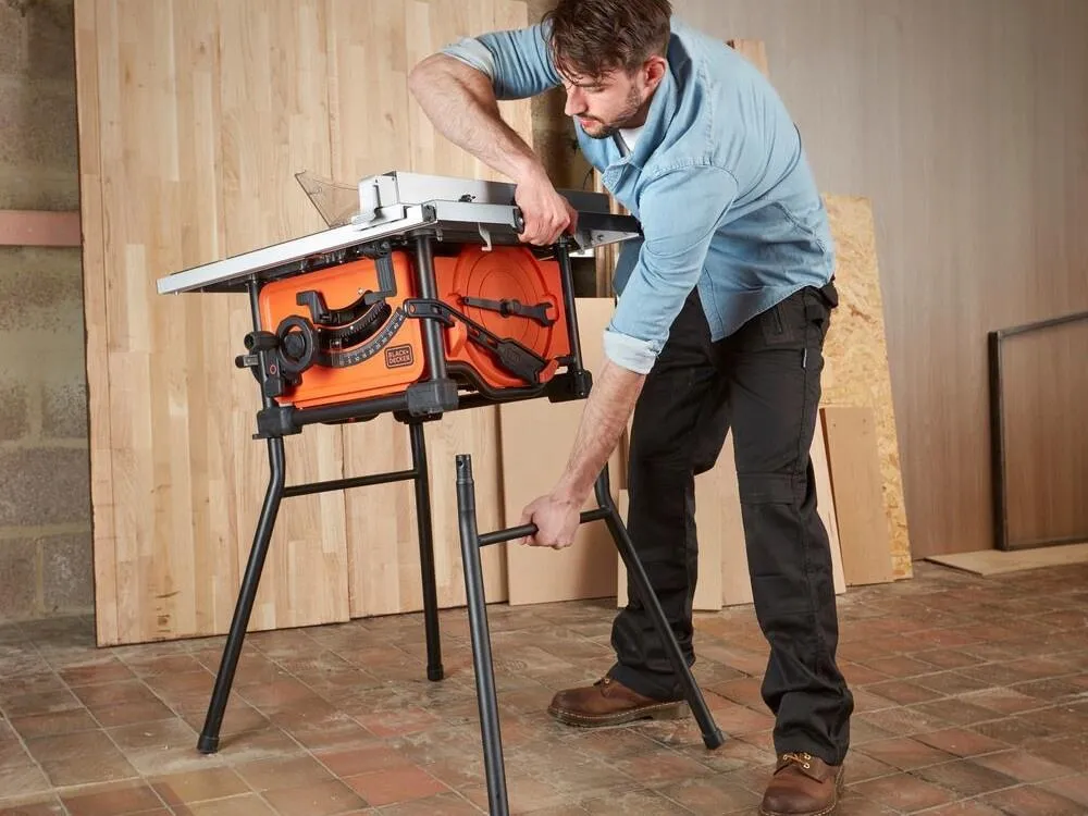 Настольная циркулярная пила Black&Decker BES720-QS