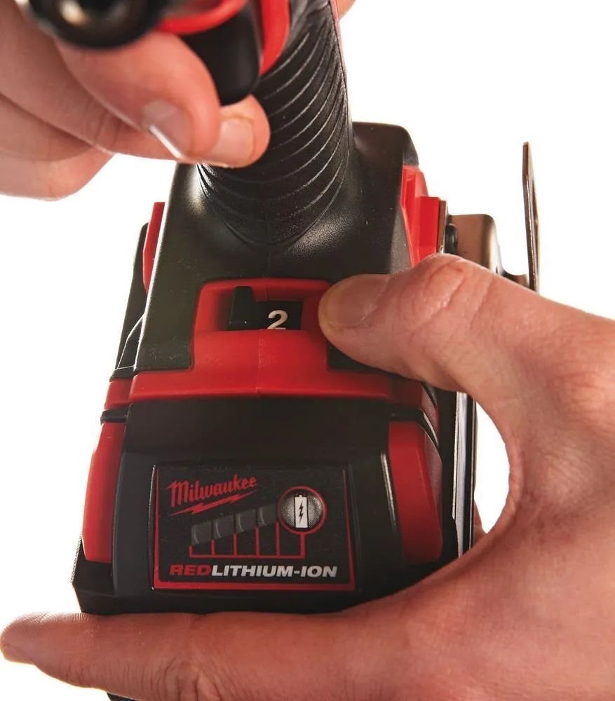 Гайковерт Milwaukee M18 BID-402C 1 4.0 Ah + ЗУ 4933443580