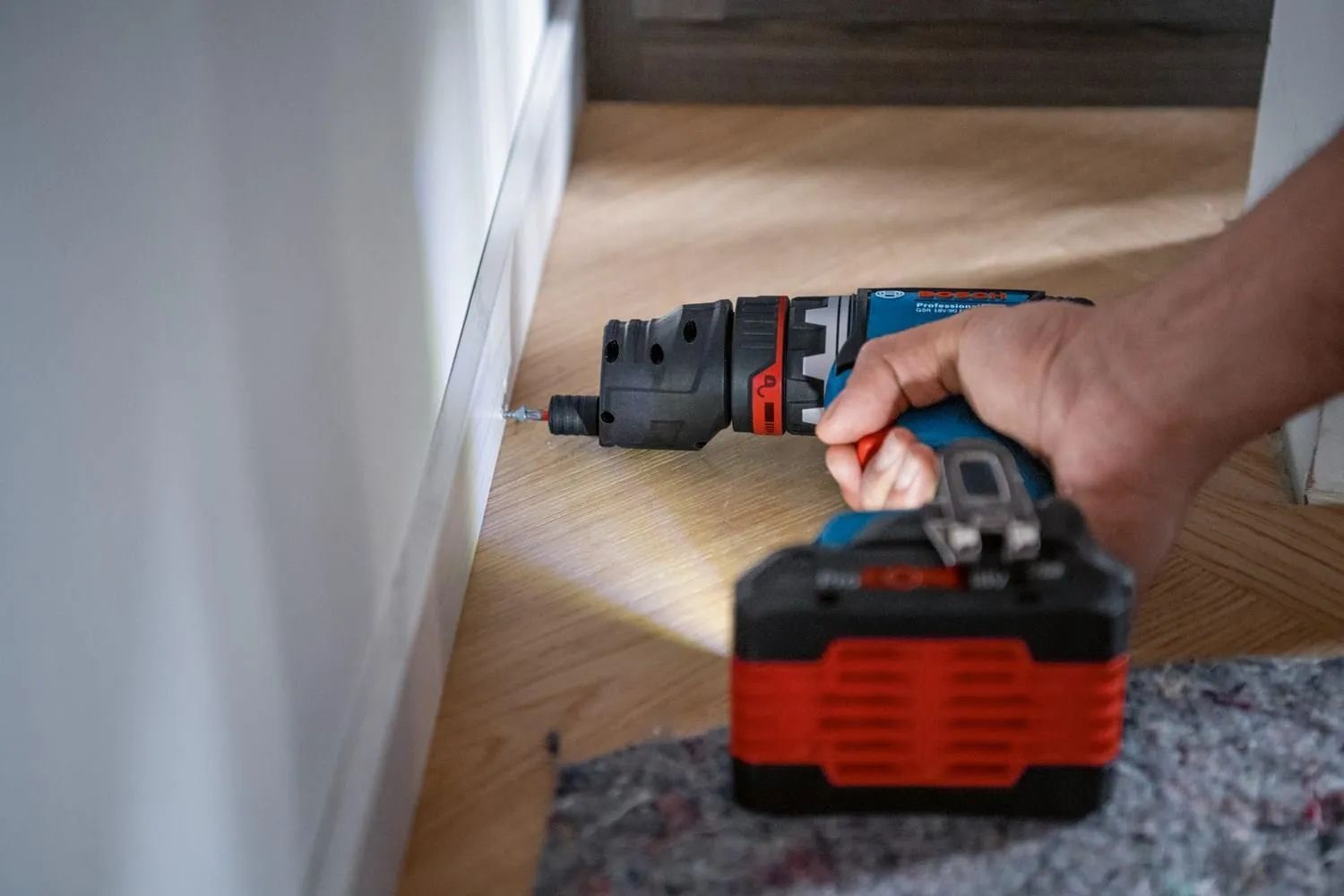 Аккумуляторный шуруповерт Bosch GSR 18V-90 FC Professional (06019K6202; FlexiClick, сменные насадки)