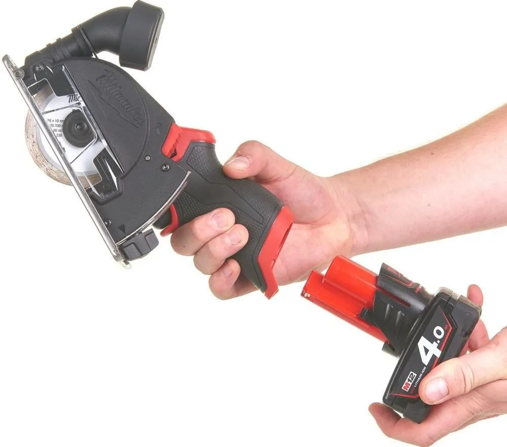 Аккумуляторная отрезная машина Milwaukee M12 FCOT-422X 12 В, 2×4,0 А·ч АКБ, ЗУ, кейс