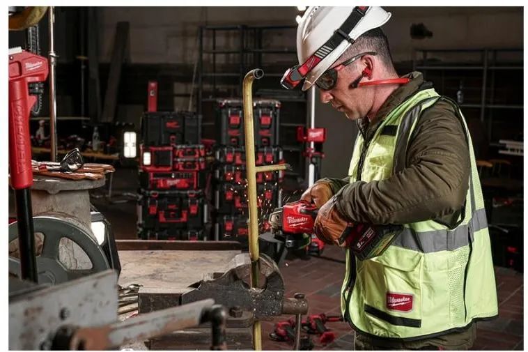 Угловая шлифмашина Milwaukee M18 ONEFSAG125XB-0X FUEL без акб и ЗУ 4933478433