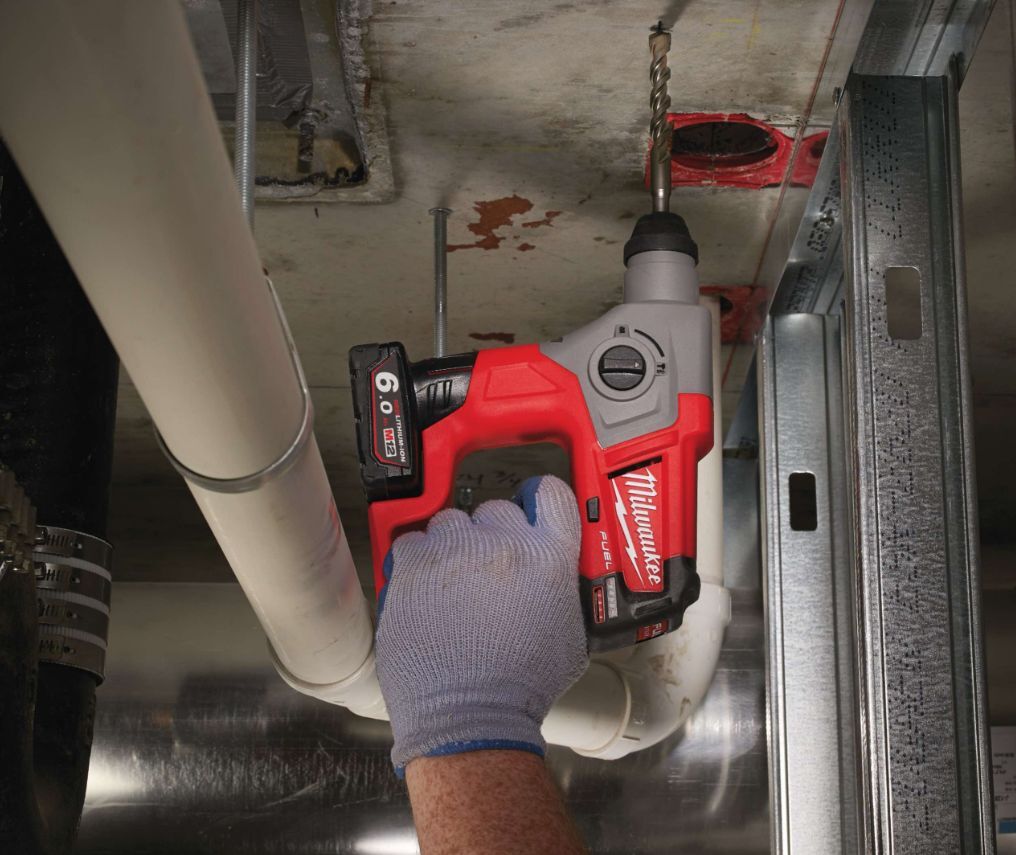 Перфоратор Milwaukee M12 CH402C 24.0 Ah и ЗУ4933441475