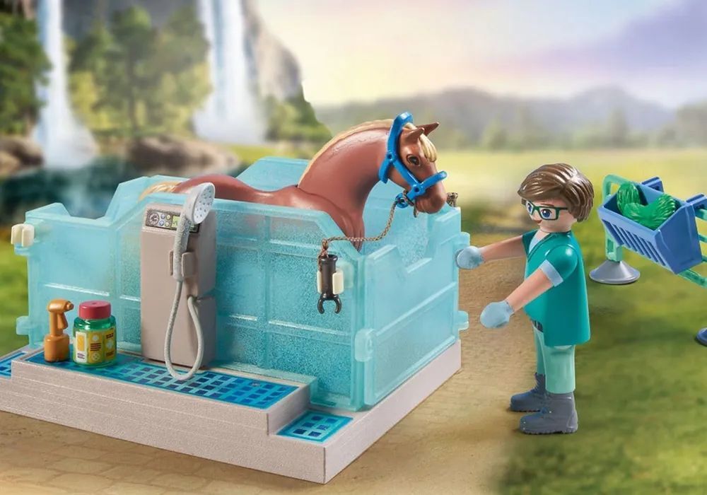 Игровой набор Playmobil 71352 Гиппотерапия и клиника для животных