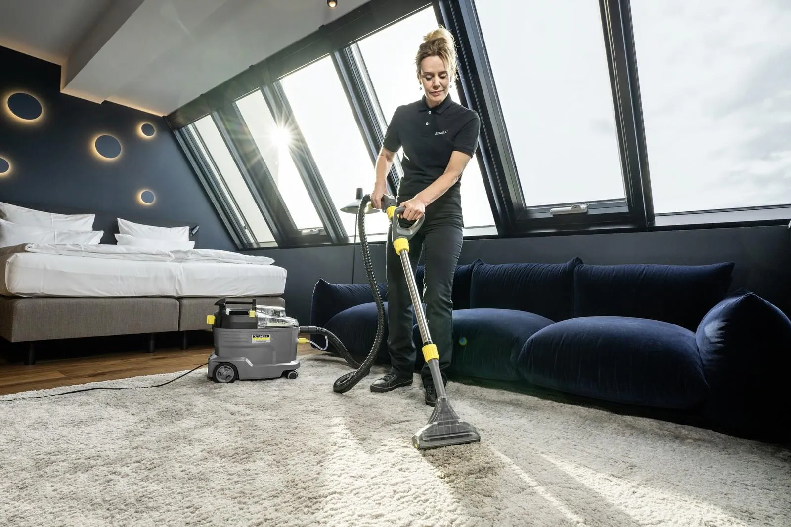 Профессиональный моющий пылесос Karcher Puzzi 8/1 Adv 1.100-241.0