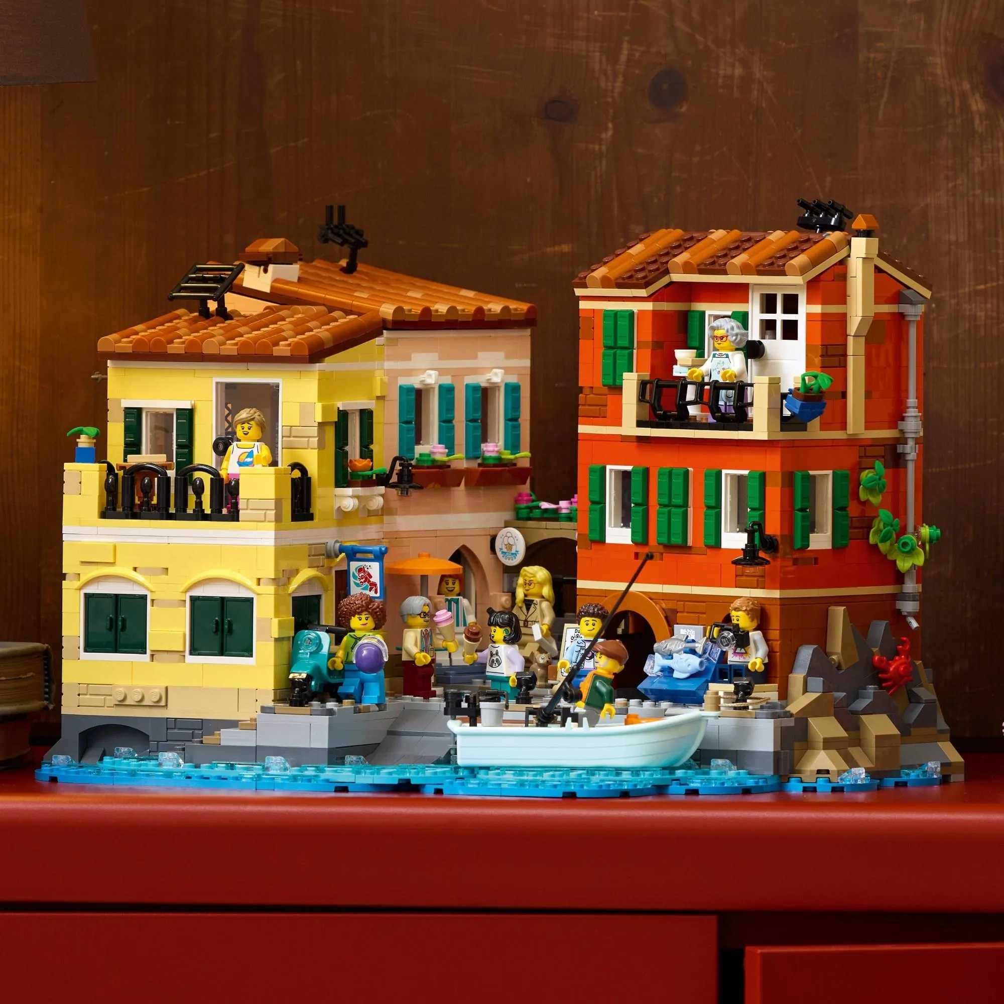 Конструктор LEGO Ideas 21359 Итальянская Ривьера
