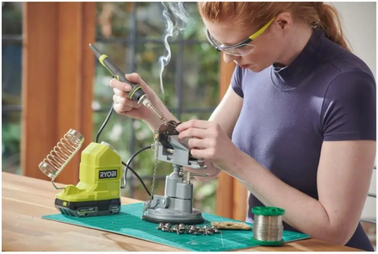 Аккумуляторный паяльник RYOBI RSI18-0