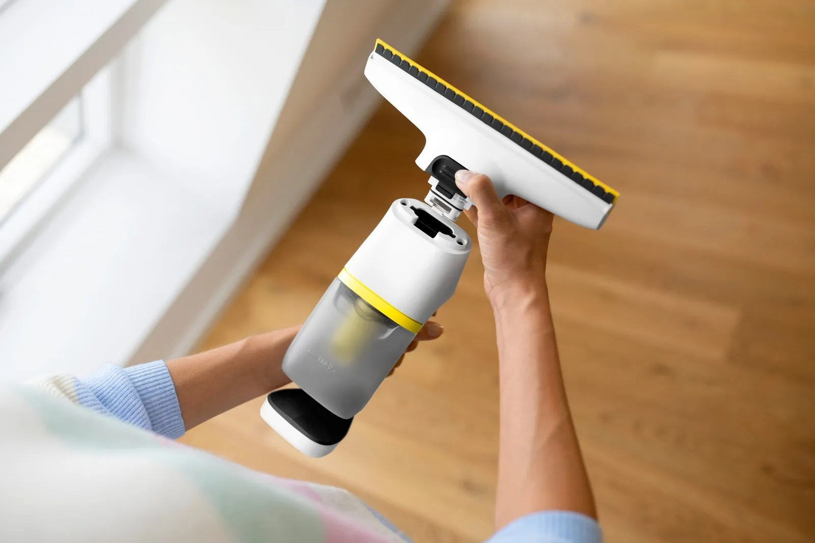 Стеклоочиститель Karcher WV 1 Compact Precision 1.633-689.0