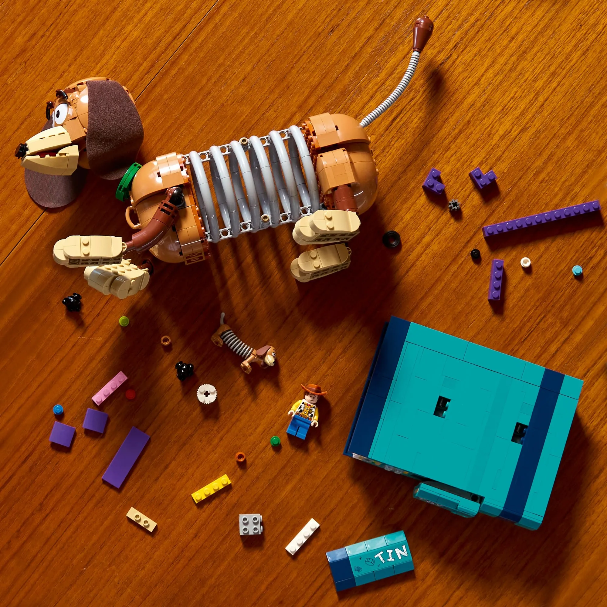 Конструктор LEGO Disney Pixar 43301 Toy Story Тонкий — подставки для книг