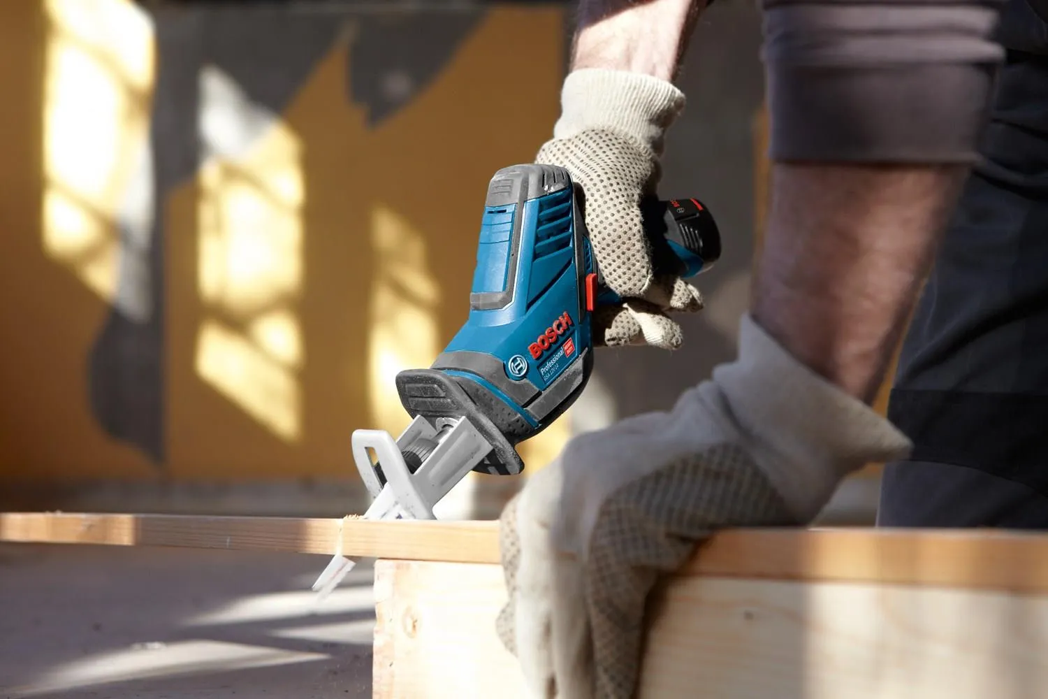Электрическая пила Bosch GSA 12V-14 Professional 060164L902
