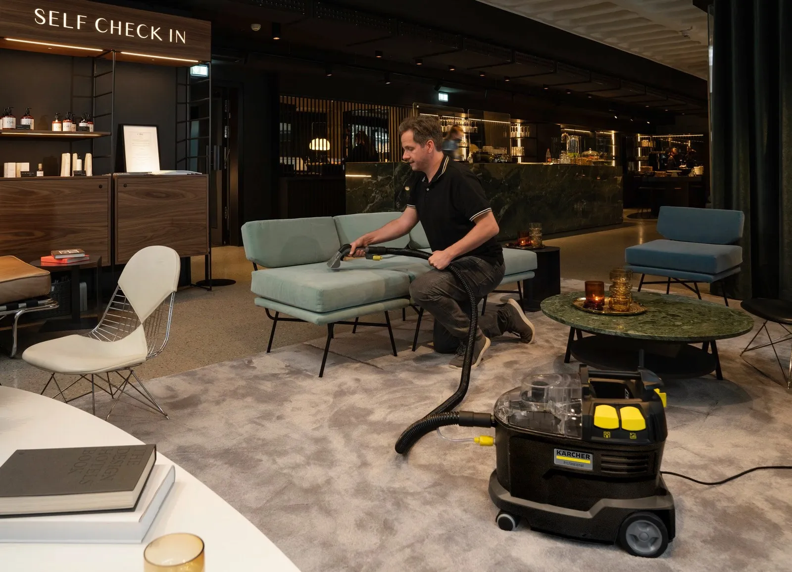 Моющий пылесос Karcher Puzzi 8/1 Go!Further 1.100-249.0