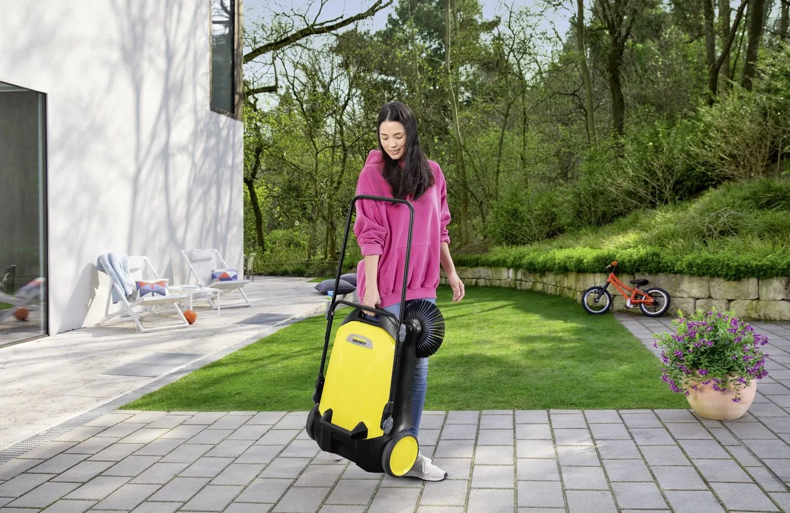 Ручная подметальная машина KARCHER S4 1.766-320.0