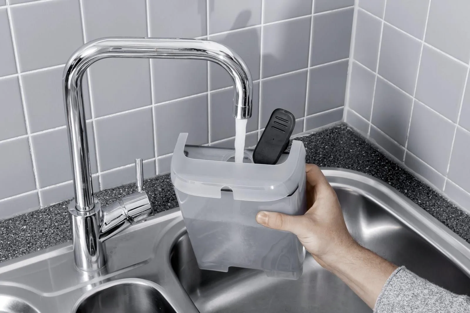Аккумуляторный моющий пылесос KARCHER Puzzi 2/1 Bp 1.101-750.0