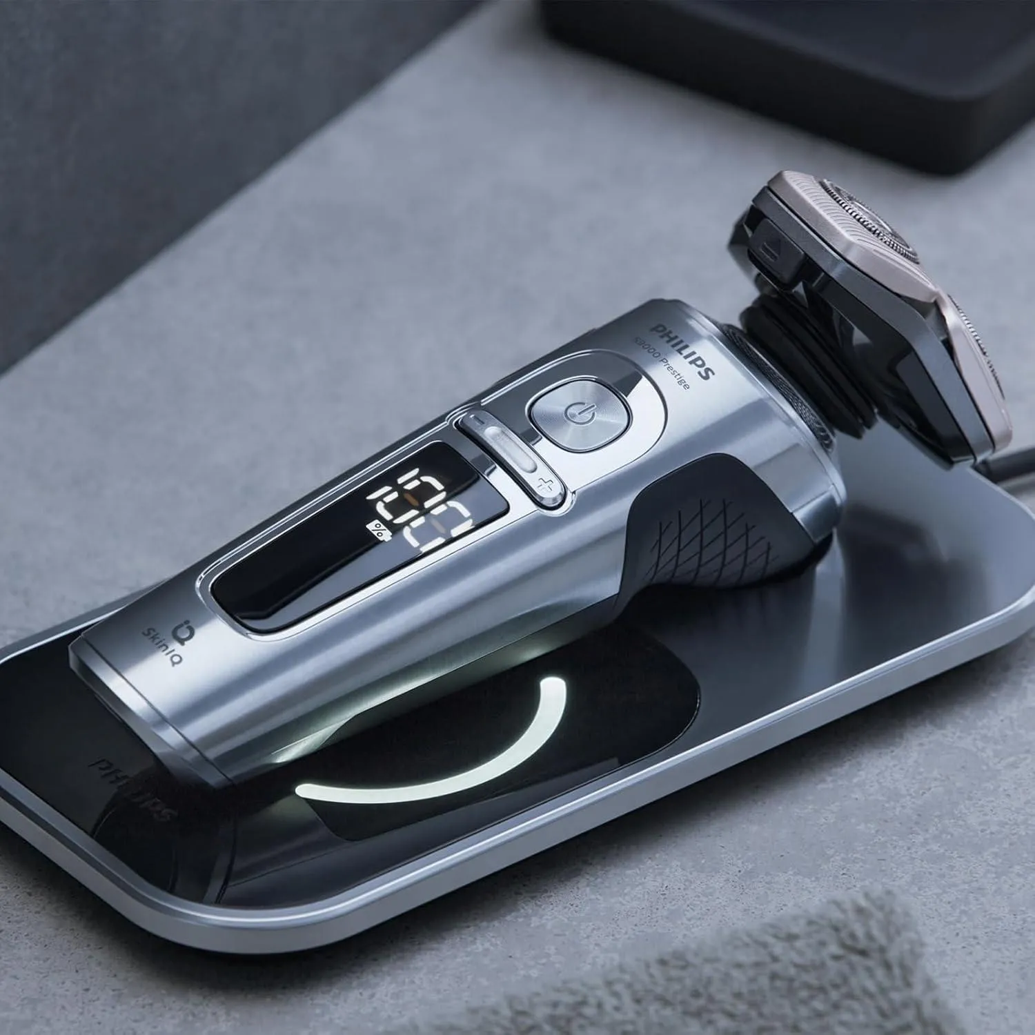 Электробритва Philips Series 9000 Prestige SkinIQ SP9882/36