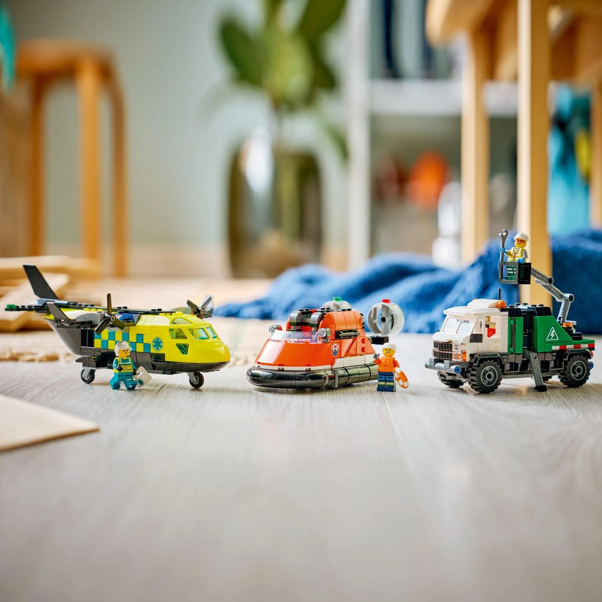 Конструктор LEGO City 60505 Самолёт, сервисный грузовик и судно на воздушной подушке