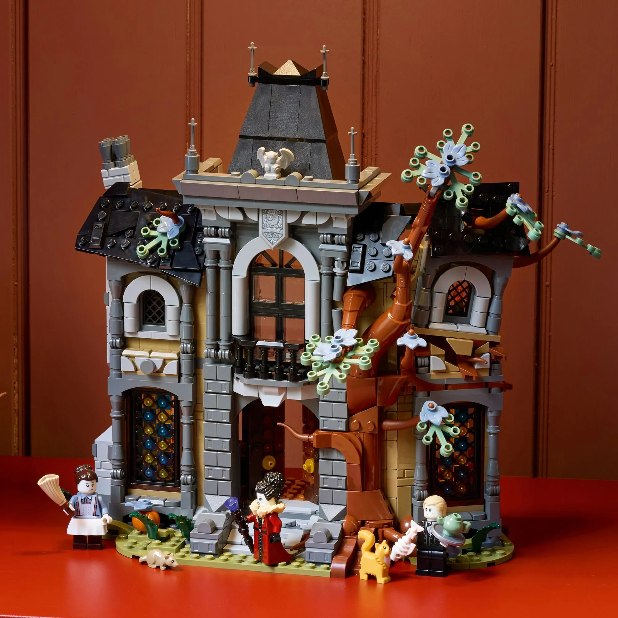 Конструктор LEGO Icons 11383 Поместье мэра