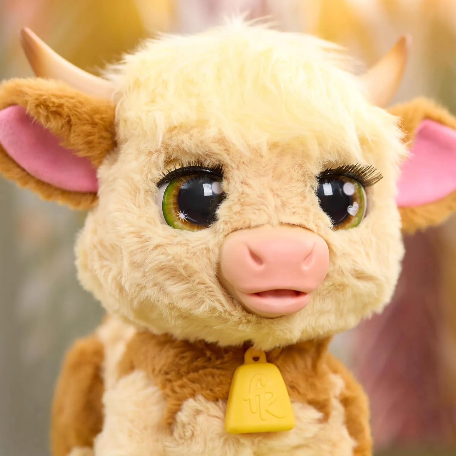 Интерактивная игрушка Hasbro FurReal Maggie корова с кормлением и прогулкой