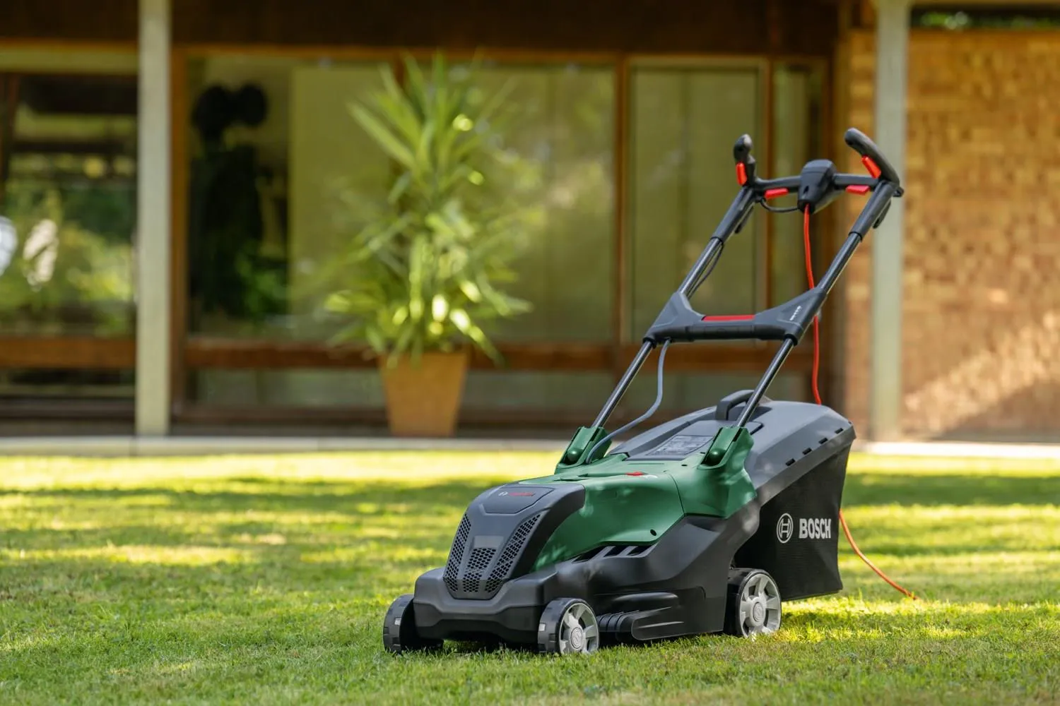 Газонокосилка электрическая Bosch AdvancedRotak 40-650 06008B9H00