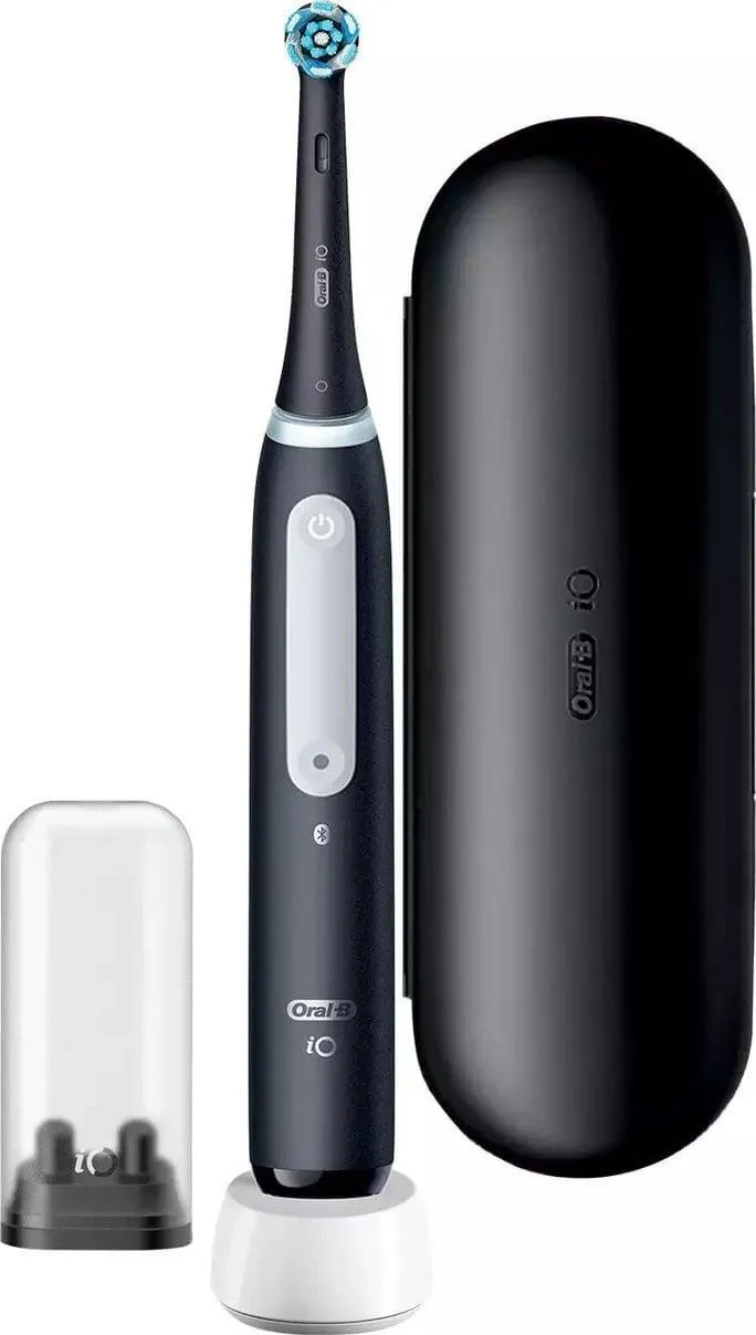 Электрическая зубная щётка Oral-B iO Series 4 Black, с зарядной станцией