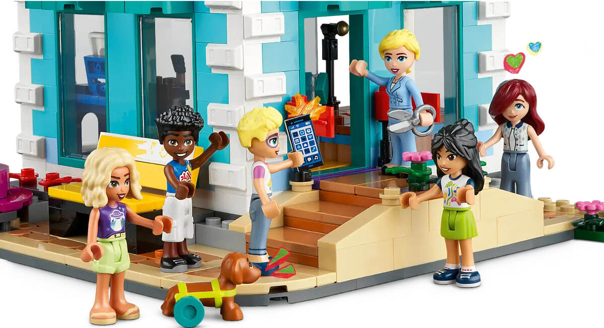 LEGO Friends 41748 Общественный центр Хартлейк-Сити