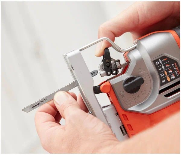 Лобзик Black & Decker BES610K-QS
