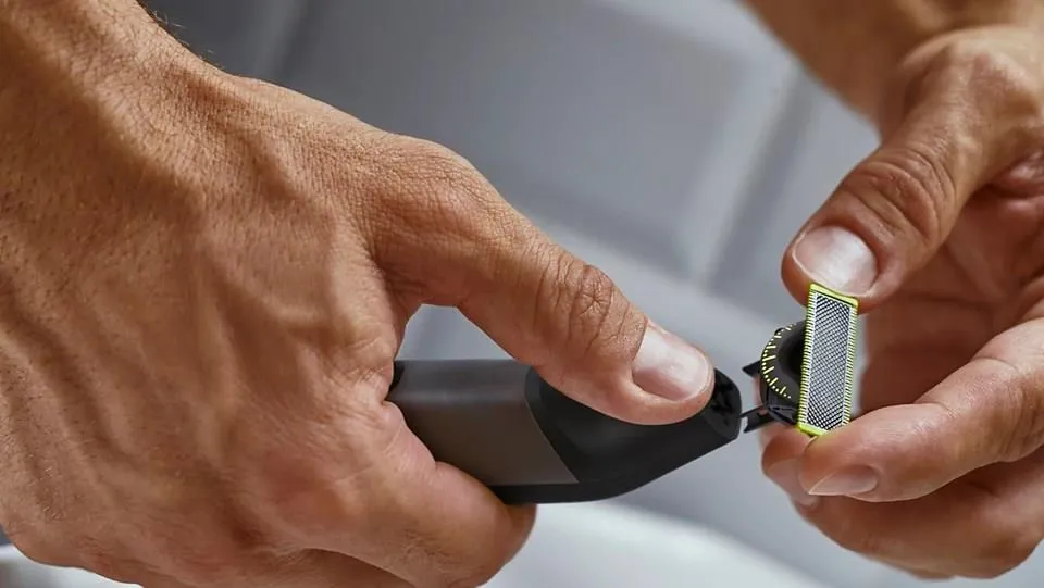 Триммер для бороды и усов Philips OneBlade Pro QP6652/35