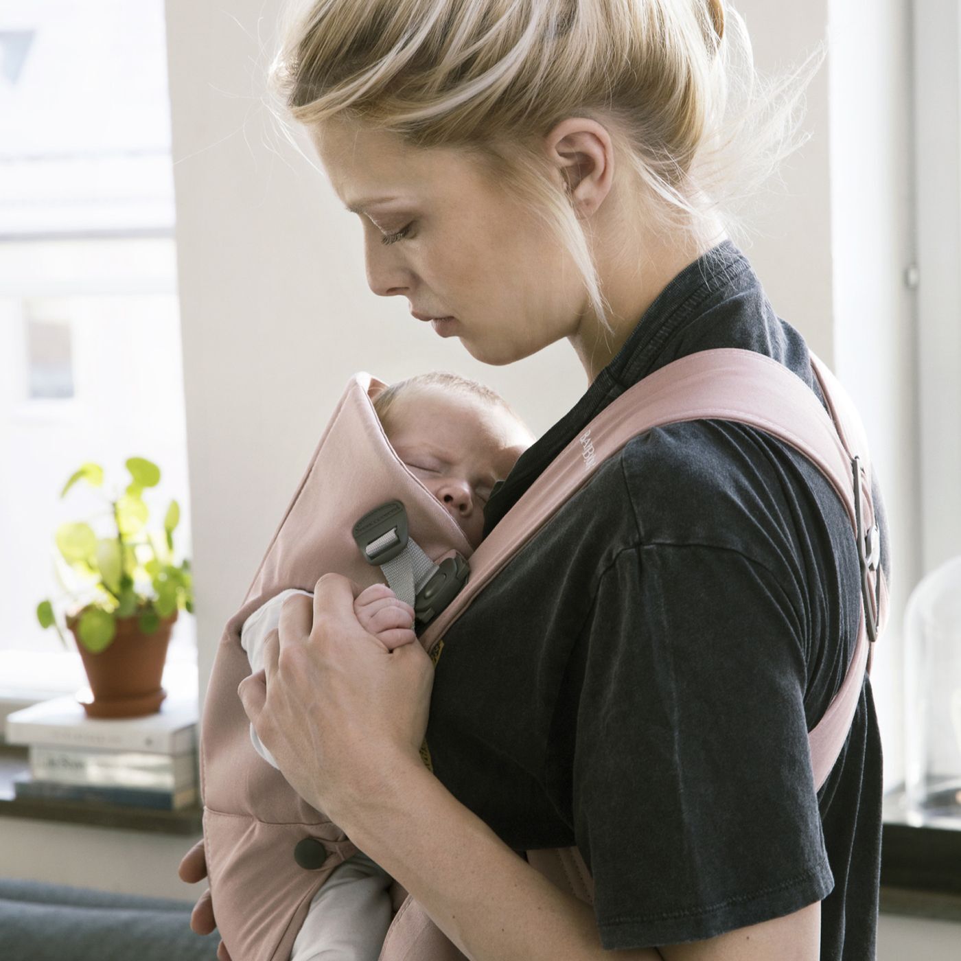 Эргорюкзак BabyBjorn Mini Cotton, Dusty Pink